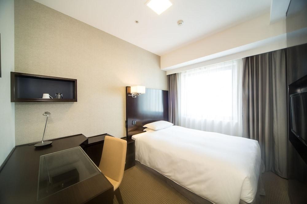 ROYAL PARK INN photo 1