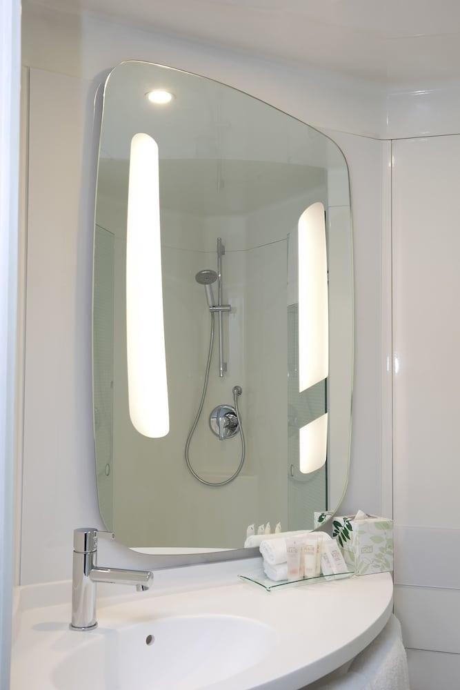 IBIS SYDNEY AIRPORT photo 2