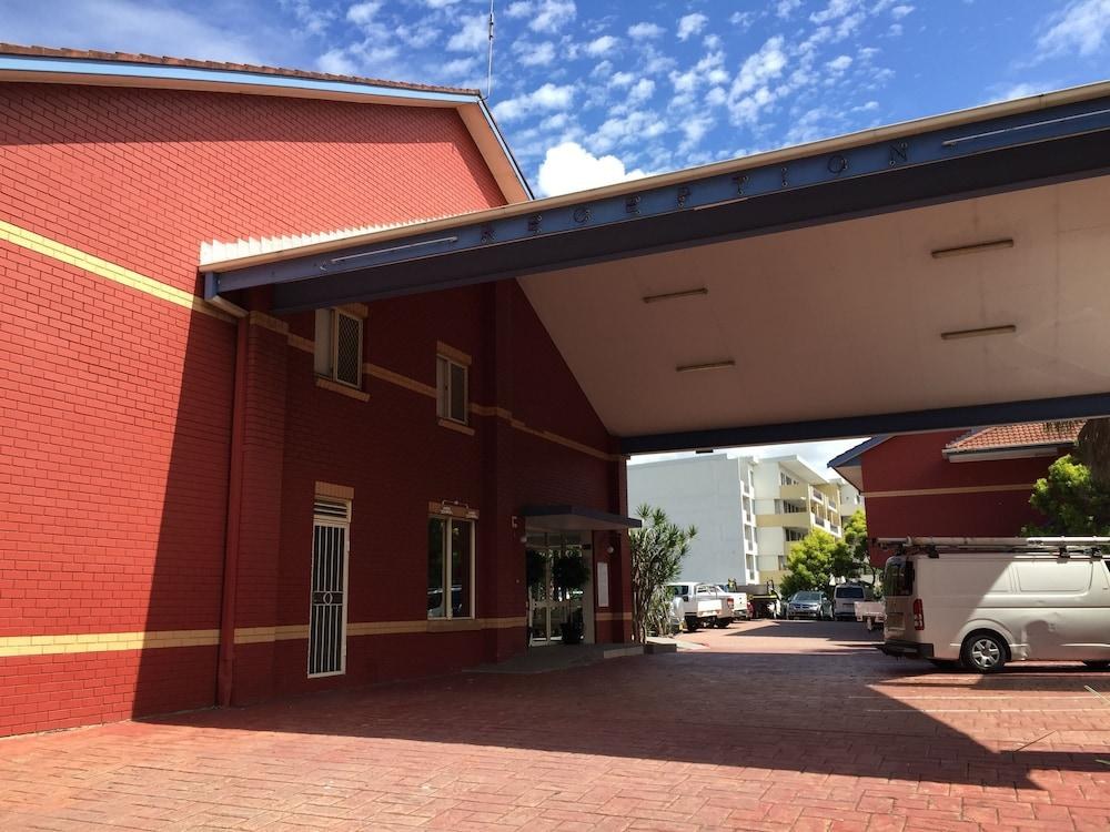 QUALITY HOTEL CKS SYDNEY AIRPO photo 2