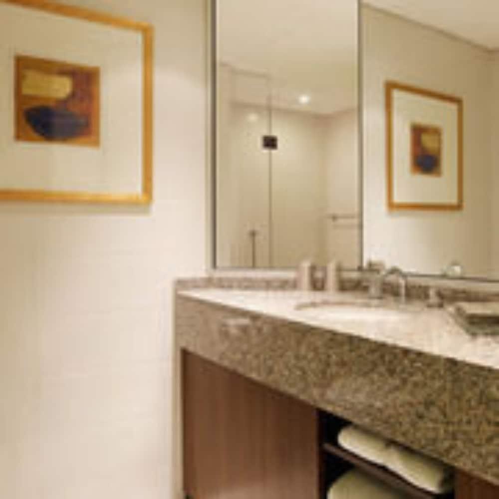 HYATT REGENCY photo 2