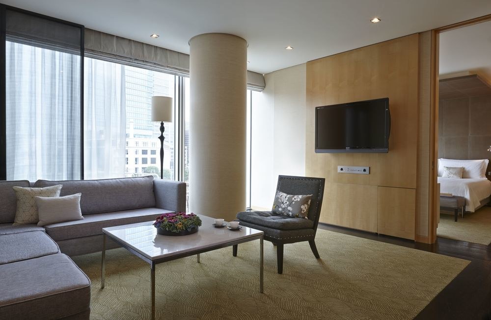 FOUR SEASONS AT MARUNOUCHI