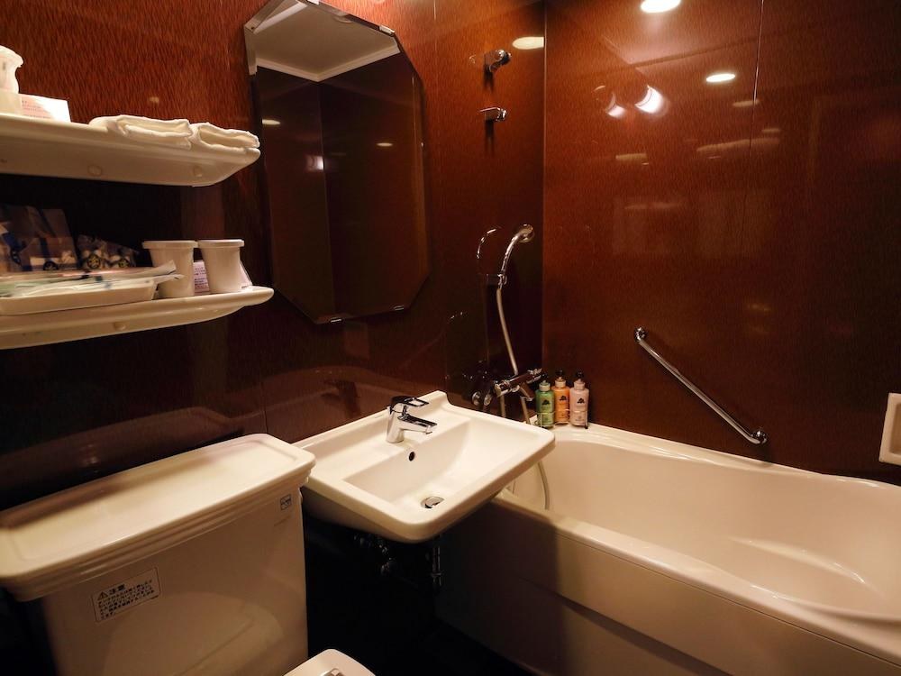 HOTEL MONTEREY AKASAKA photo 2