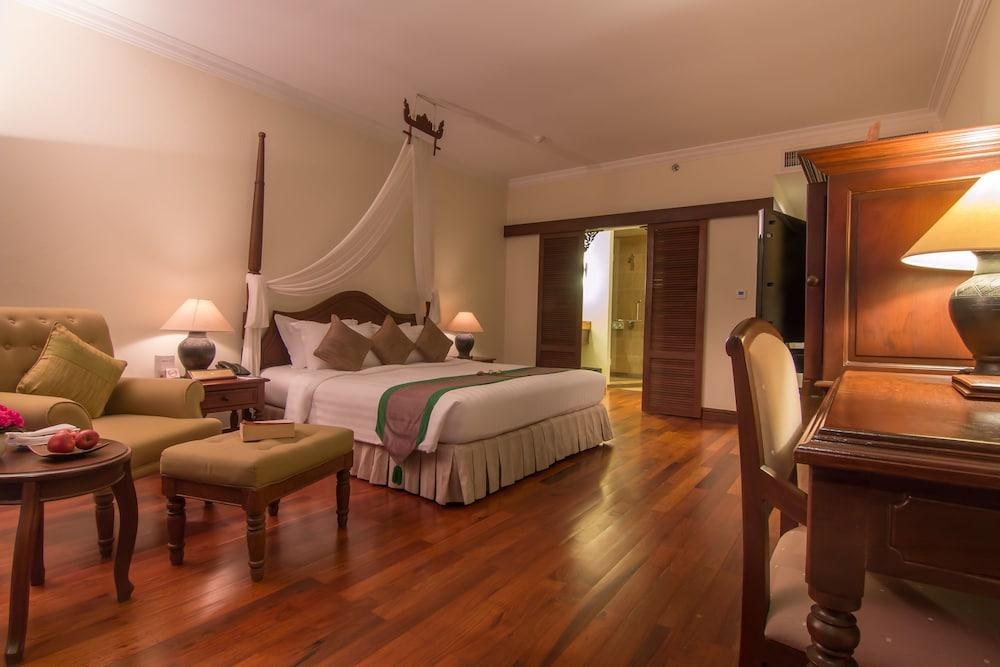 ANGKOR PALACE RESORT & SPA photo 2