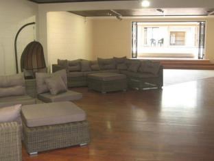 Nomads Airlie Beach Hotel photo 1