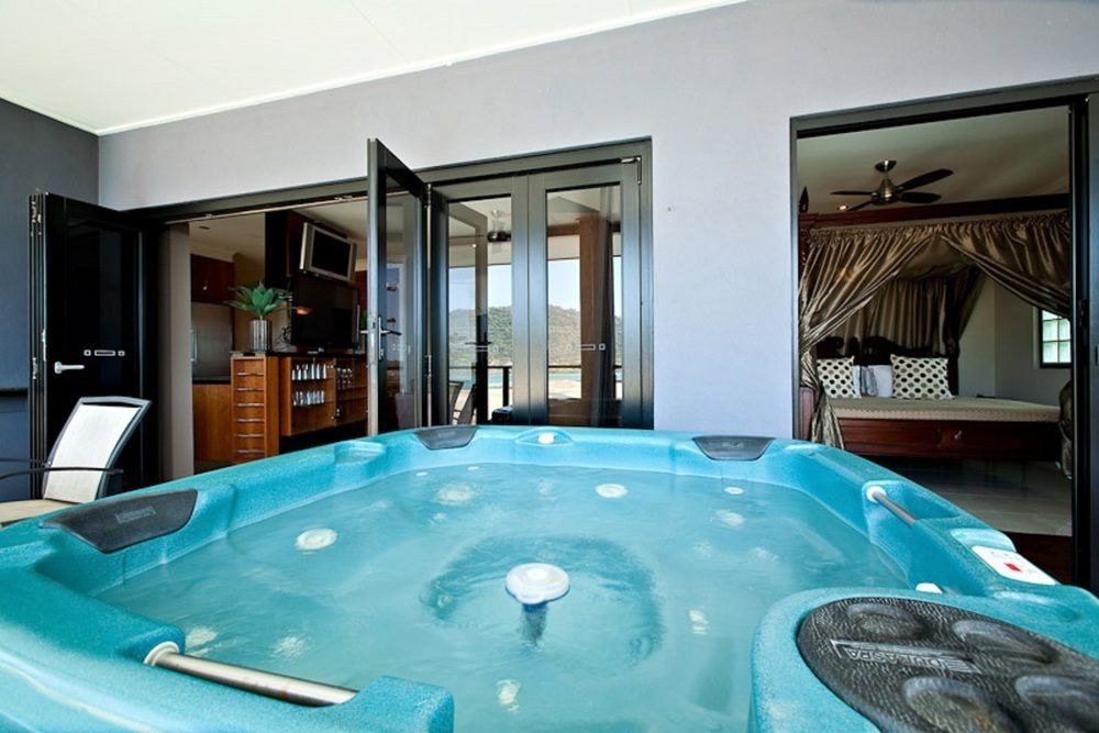 AT WATERFRONT WHITSUNDAY RETRE