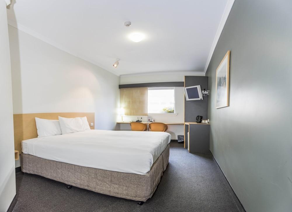TOWNSVILLE CENTRAL HOTEL photo 2