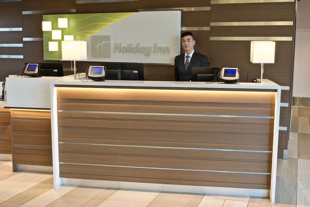 HOLIDAY INN VANCOUVER AIRPORT- RICHMOND photo 4