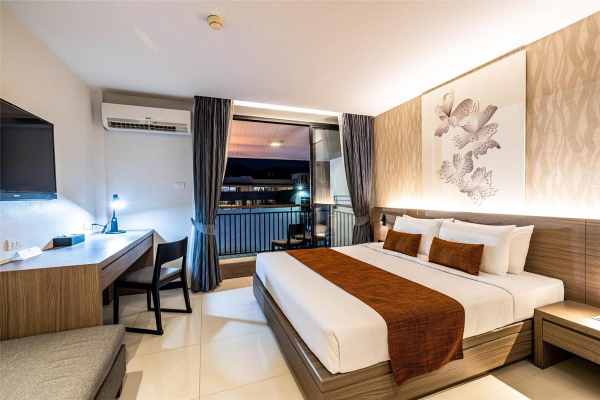 CITRUS PATONG HOTEL BY COMPASS HOSPITALITY photo 1