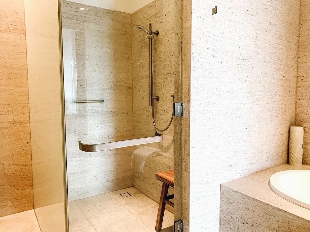 Hyatt Regency Danang Resort & Spa photo 2