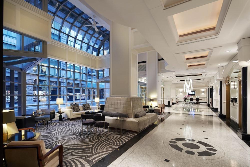 Vogue Hotel Montreal Downtown, Curio Collection by Hilton photo 3