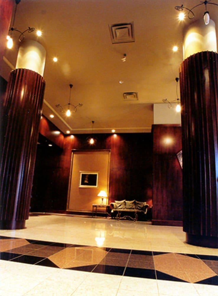 EXECUTIVE AIRPORT PLAZA HOTEL photo 3