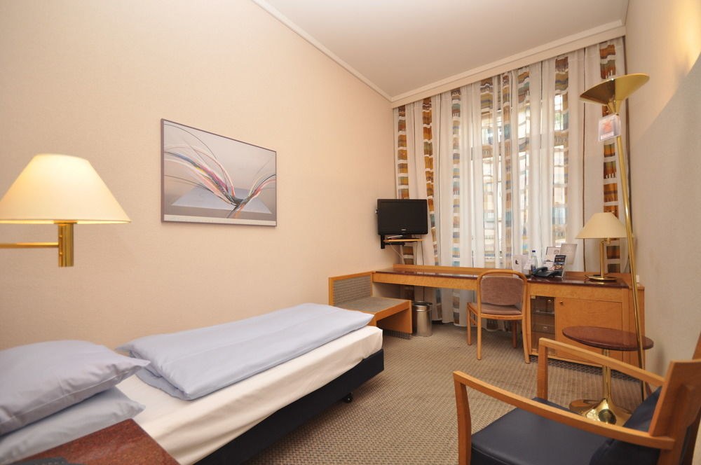 HOTEL BAEREN AM BUNDESPLATZ