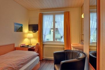 Hotel Roessli photo 2