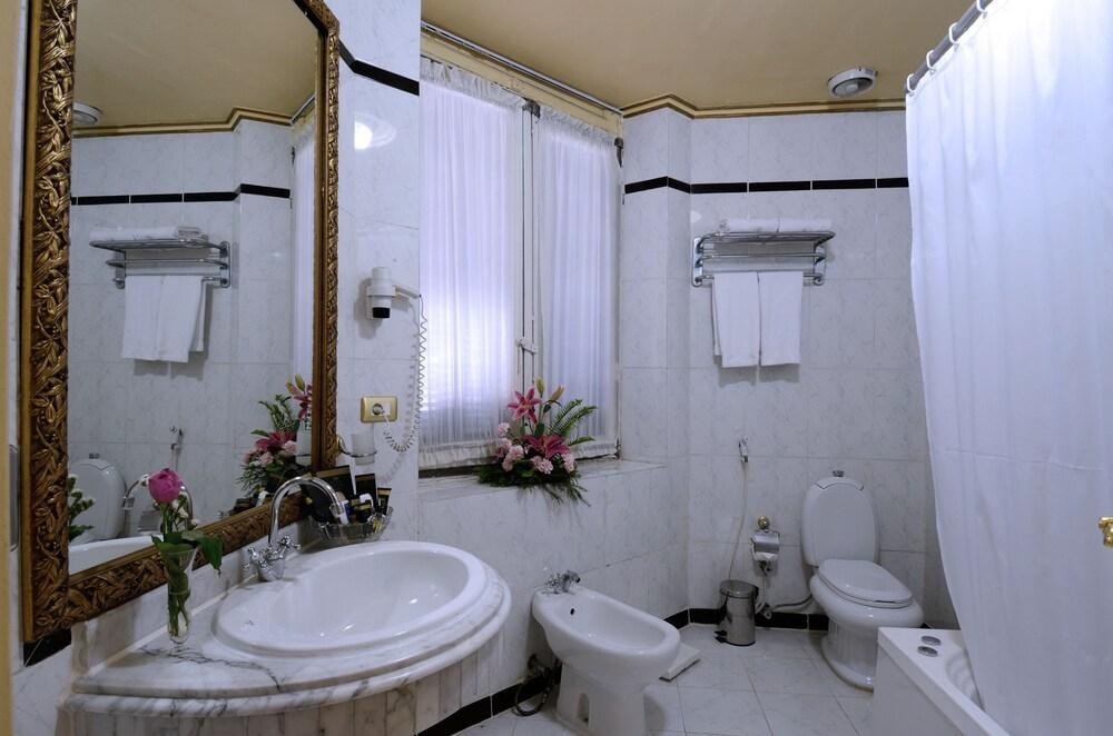 PARADISE INN LE METROPOLE photo 4