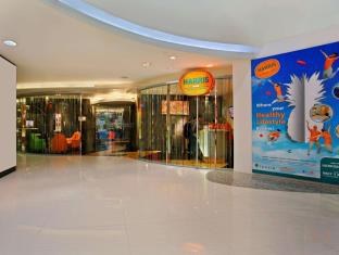 HARRIS SUITES FX SUDIRMAN photo 4
