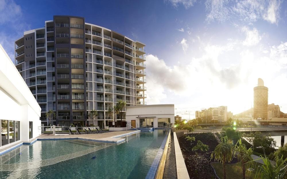 Oaks Townsville Gateway Suites photo 3