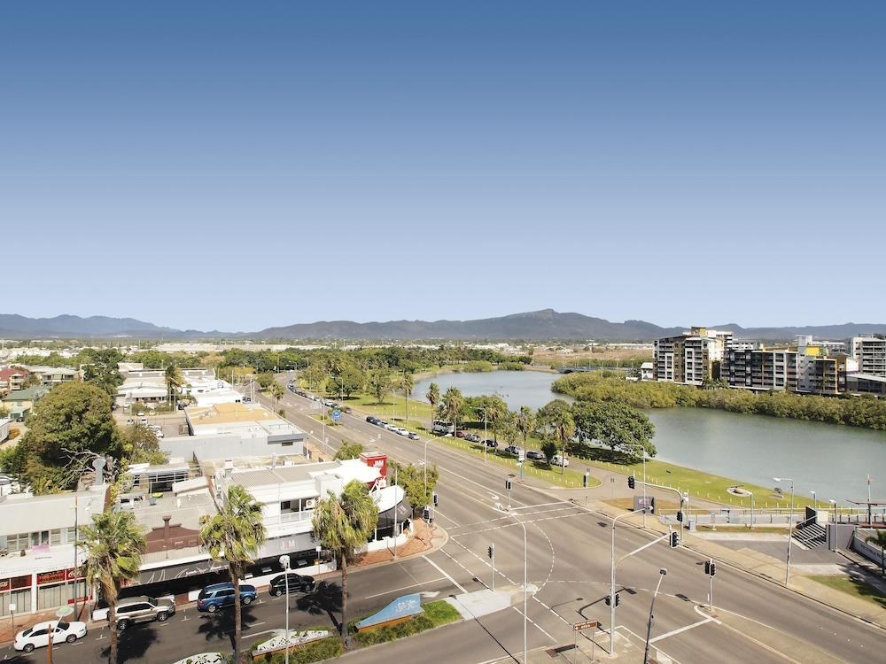 Oaks Townsville Gateway Suites photo 4
