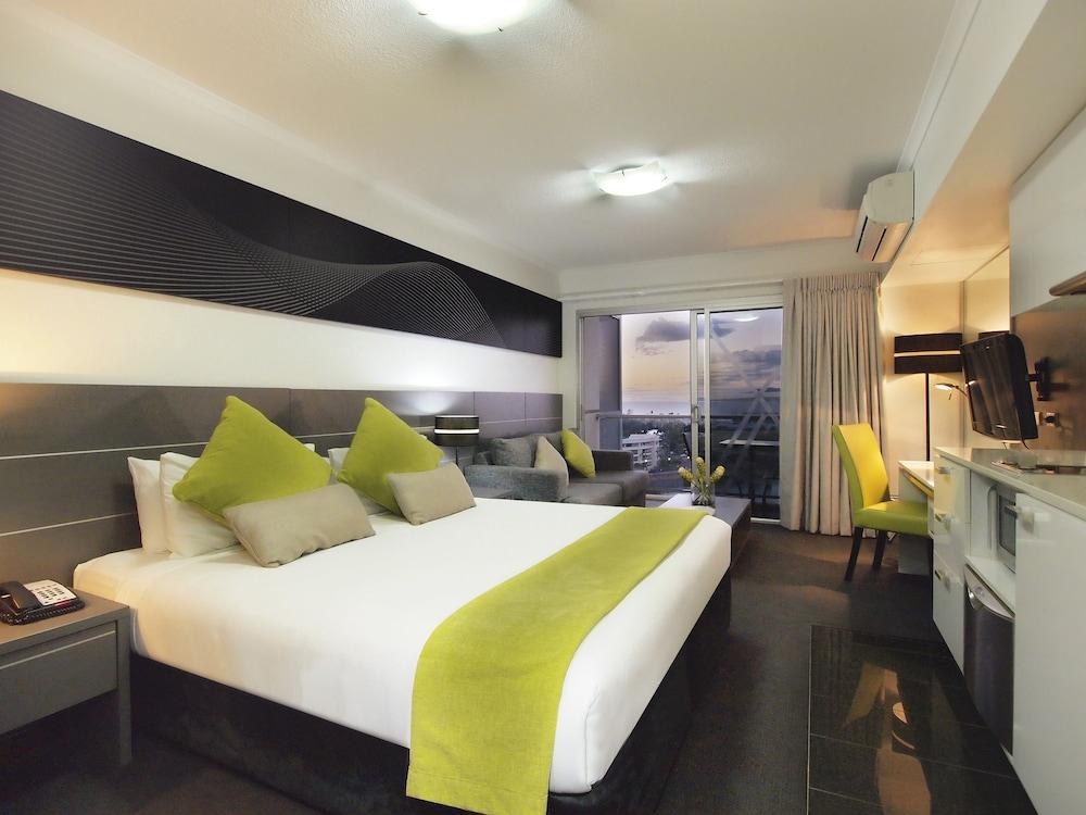 OAKS METROPOLE HOTEL photo 2