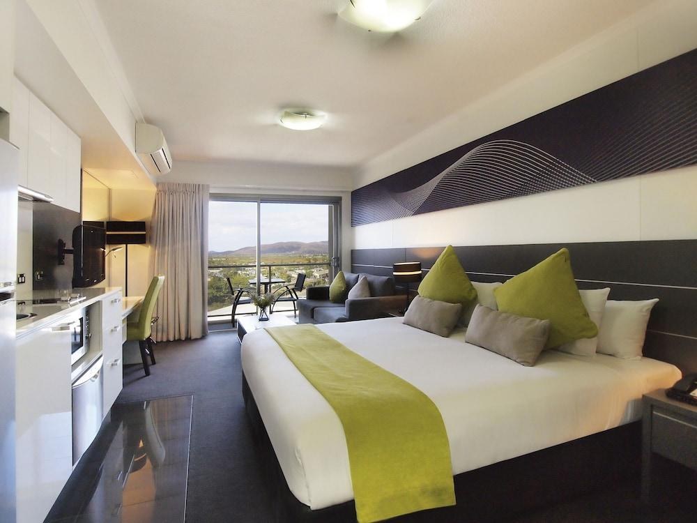 OAKS METROPOLE HOTEL photo 3