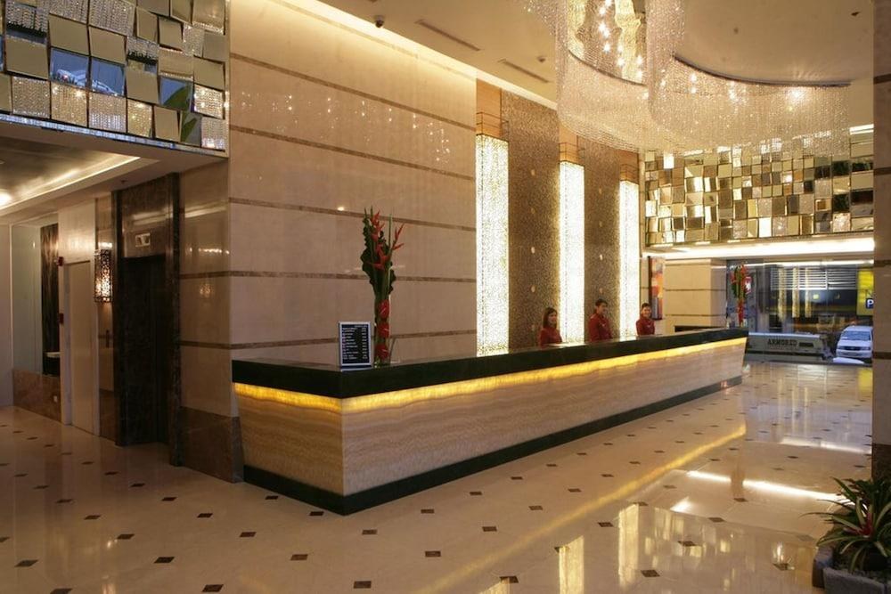 ST GILES HOTEL MAKATI photo 2