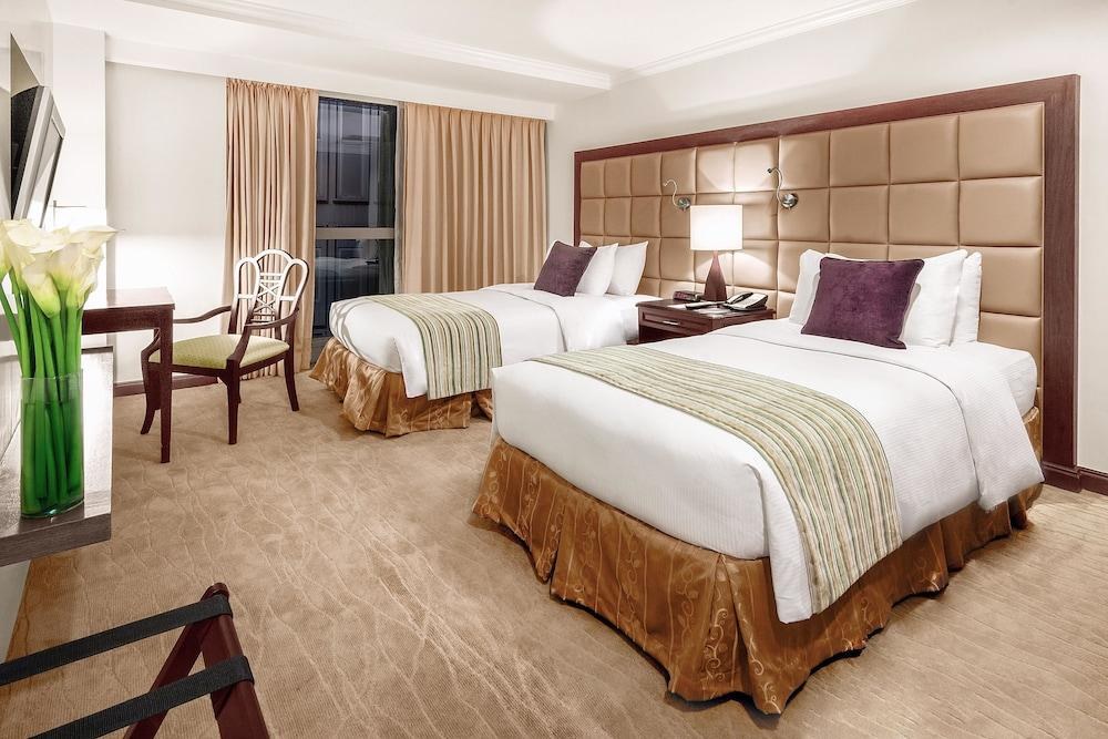 DISCOVERY SUITES MANILA photo 2