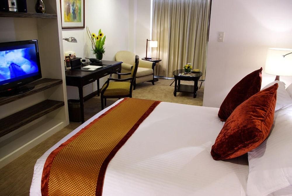 DISCOVERY SUITES MANILA photo 3