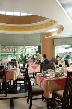 Oxford Suites Makati photo 4