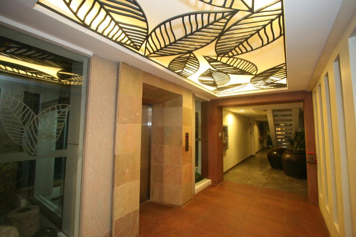 CROWN REGENCY BEACH RESORT photo 4