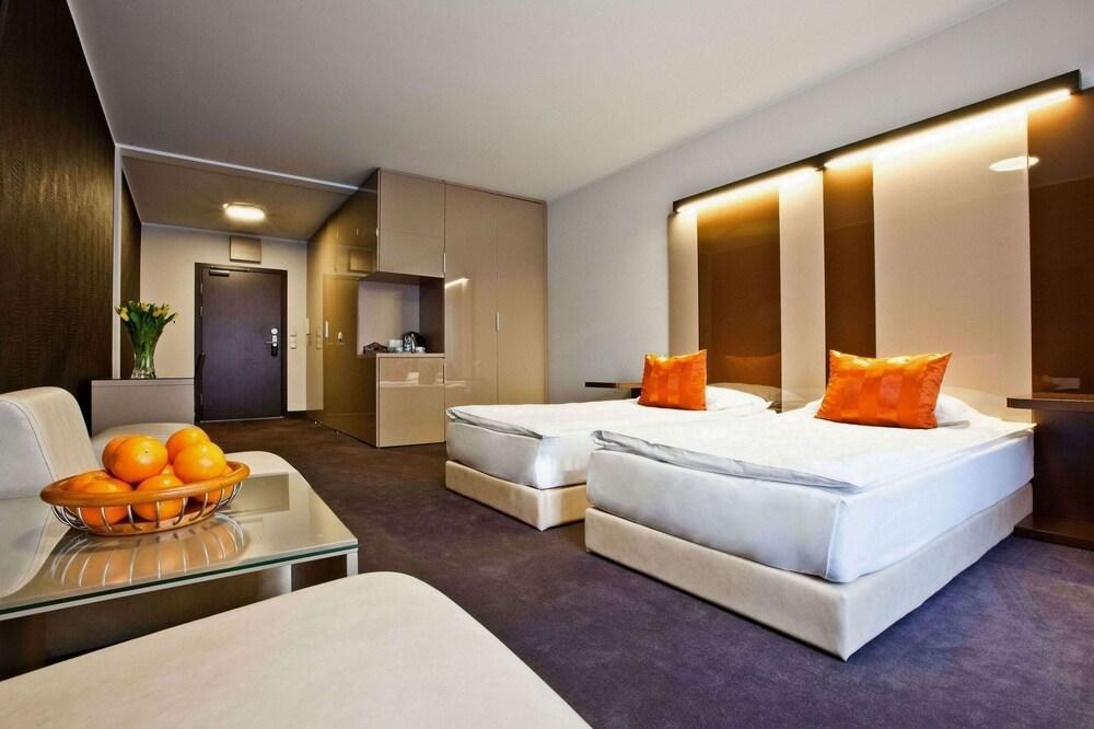 PLATINUM PALACE APARTMENTS photo 3