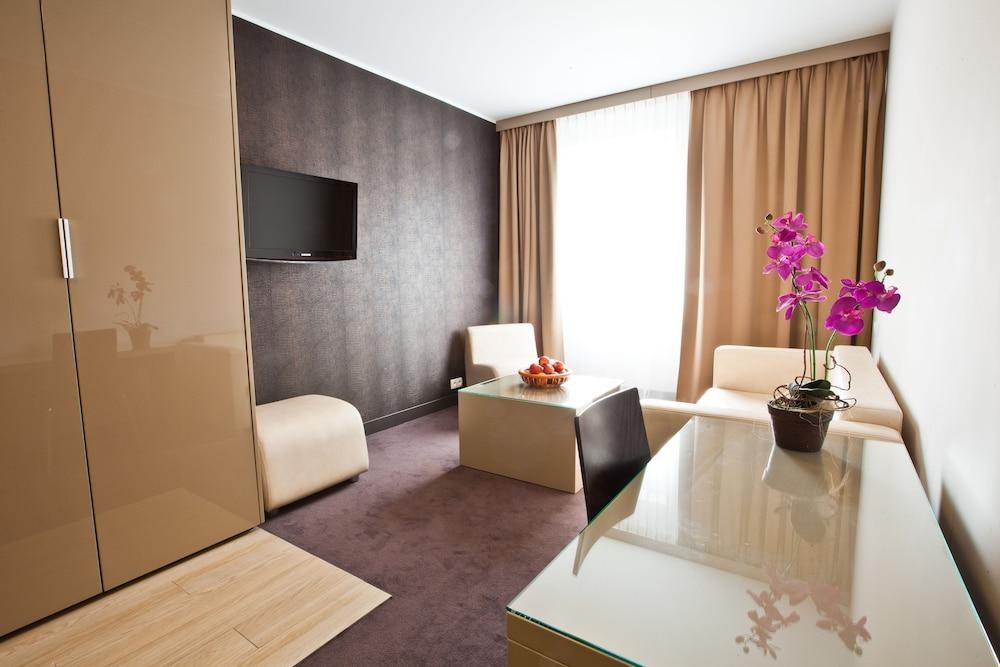 PLATINUM PALACE APARTMENTS photo 4