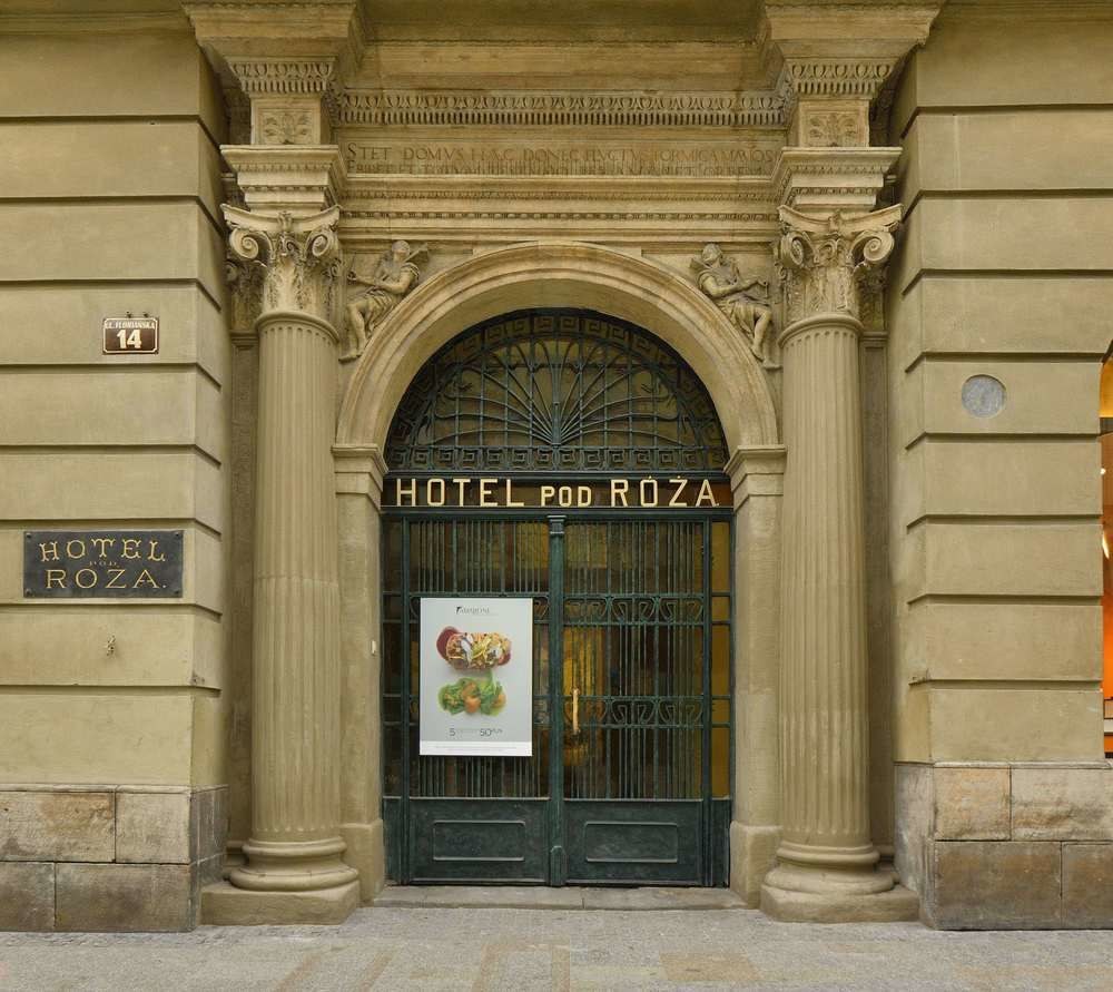 POD ROZA photo 1