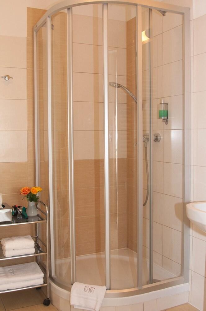 REDBRICK APARTOTEL photo 3