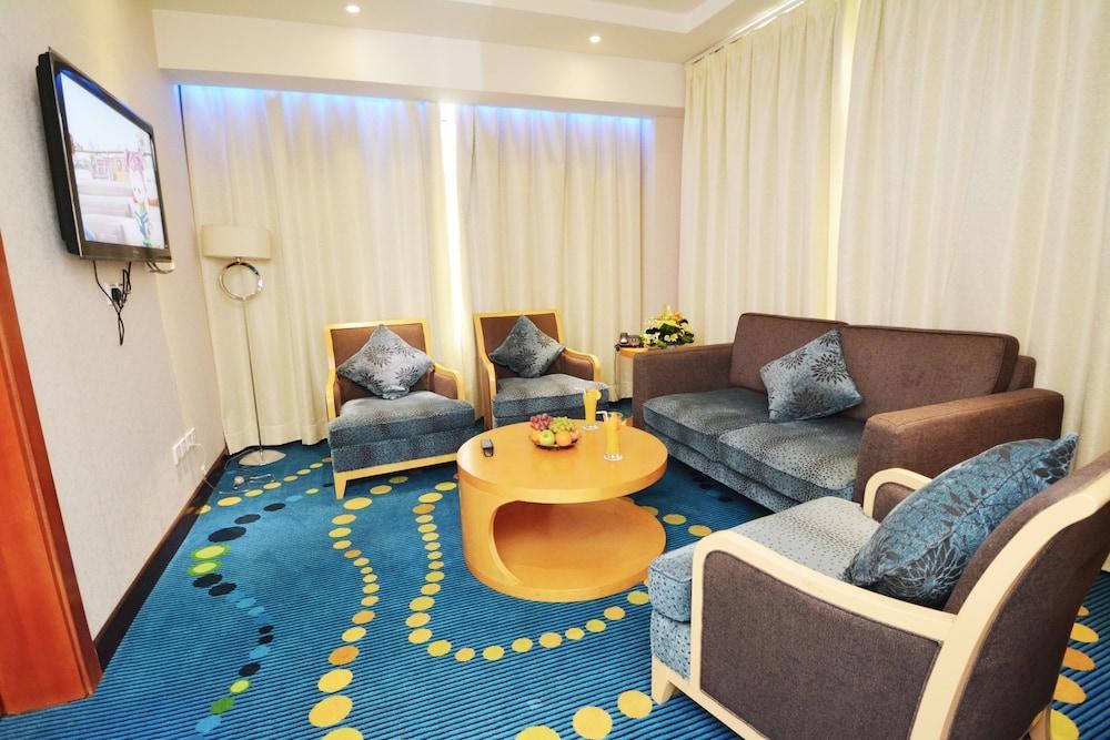 DABAB HOTEL BY WARWICK photo 2