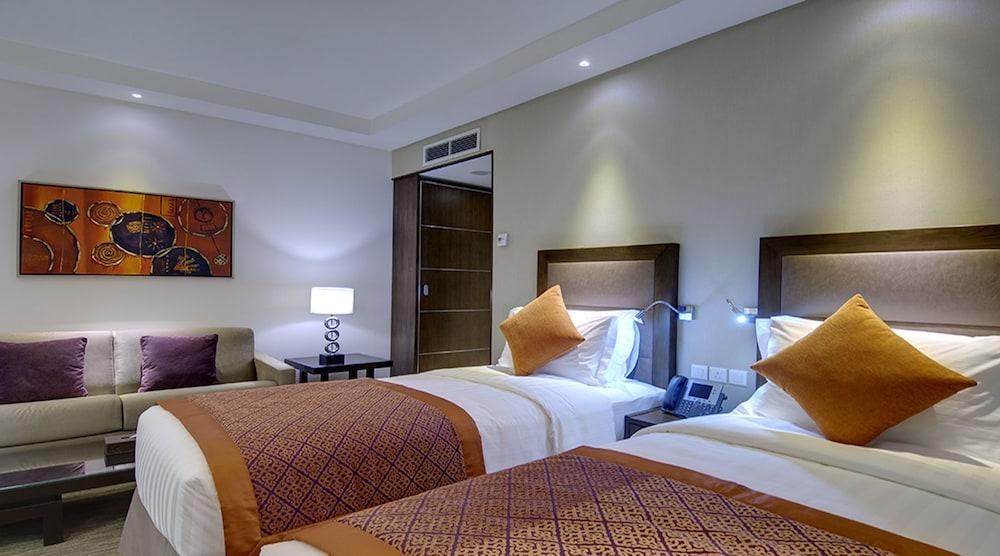 CROWNE PLAZA MADINA photo 4
