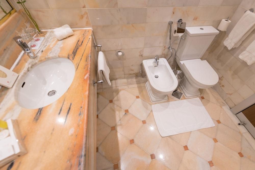 RAMADA CONTINENTAL JEDDAH photo 3