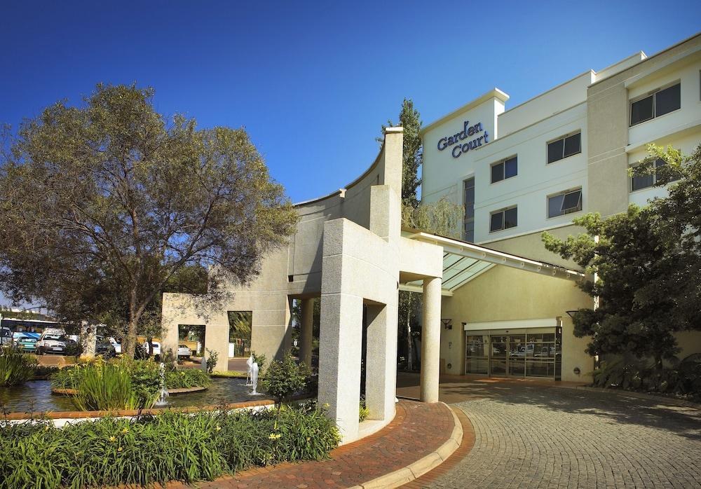 GARDEN COURT EASTGATE photo 3