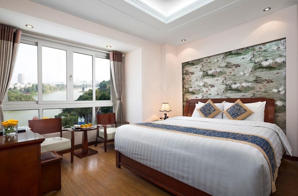 LAKESIDE PALACE HOTEL photo 4