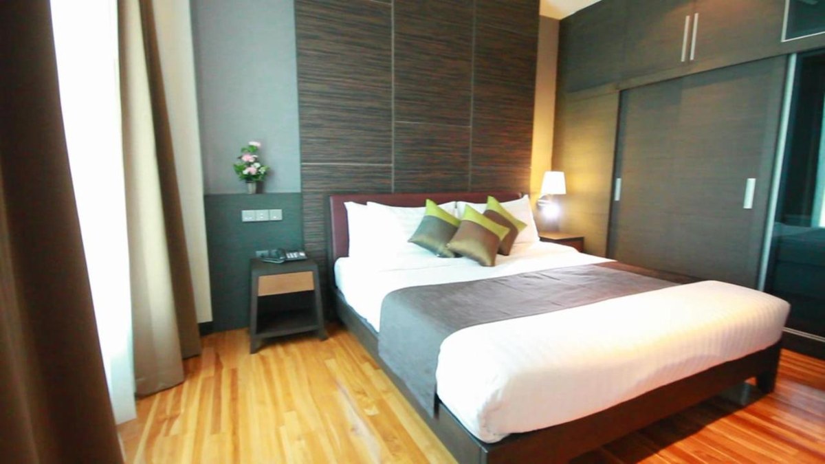 LUMEN BANGKOK SRINAKARIN