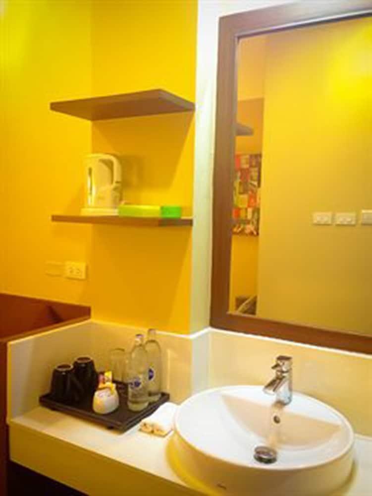 ICHECK INN SILOM photo 2