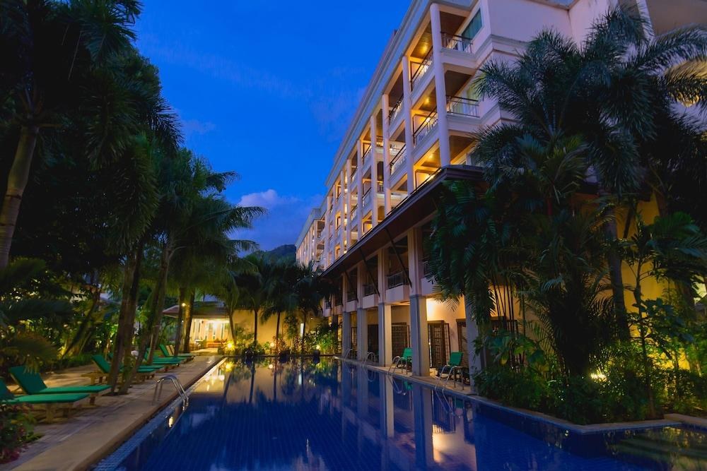 THANTHIP BEACH RESORT photo 3