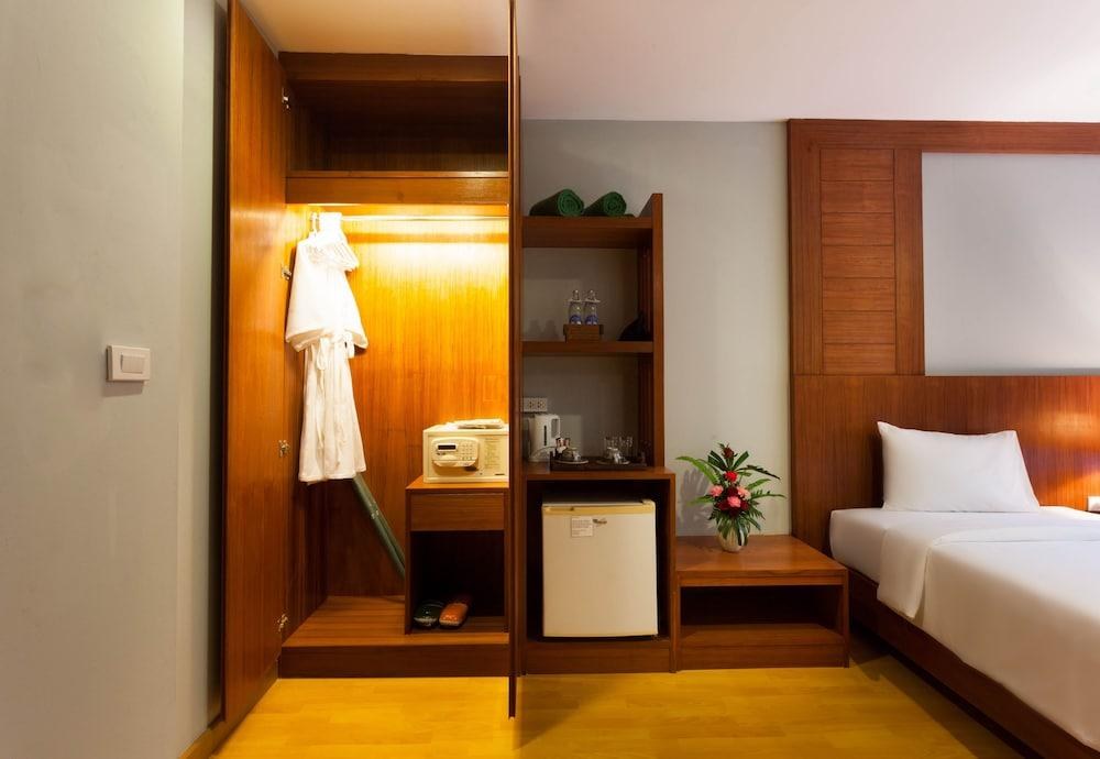 Elite Suites Patong photo 2