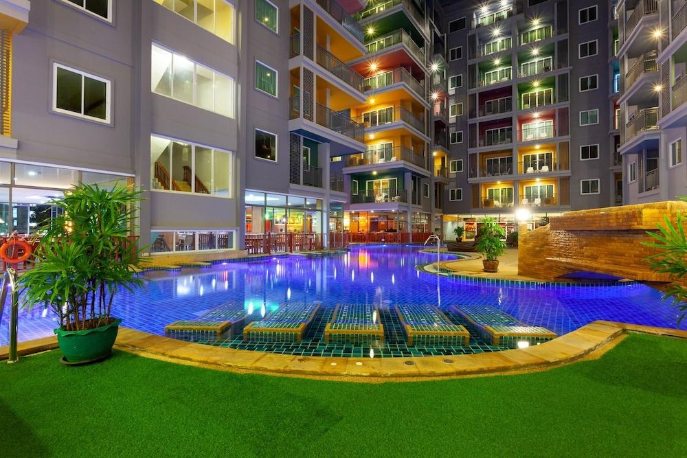 Elite Suites Patong photo 4