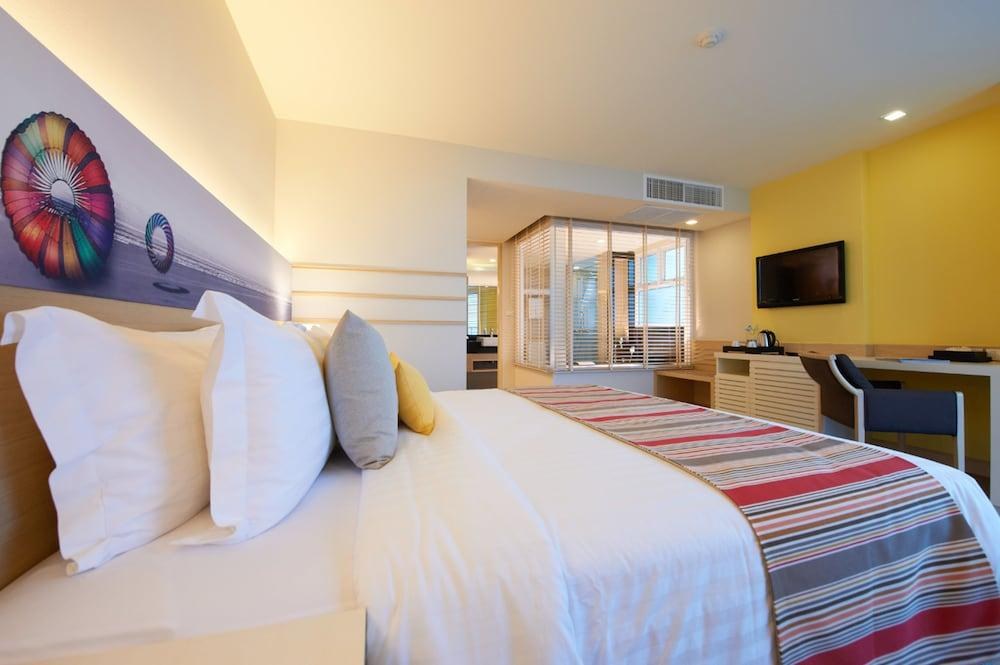 PATTAYA SEAVIEW photo 3
