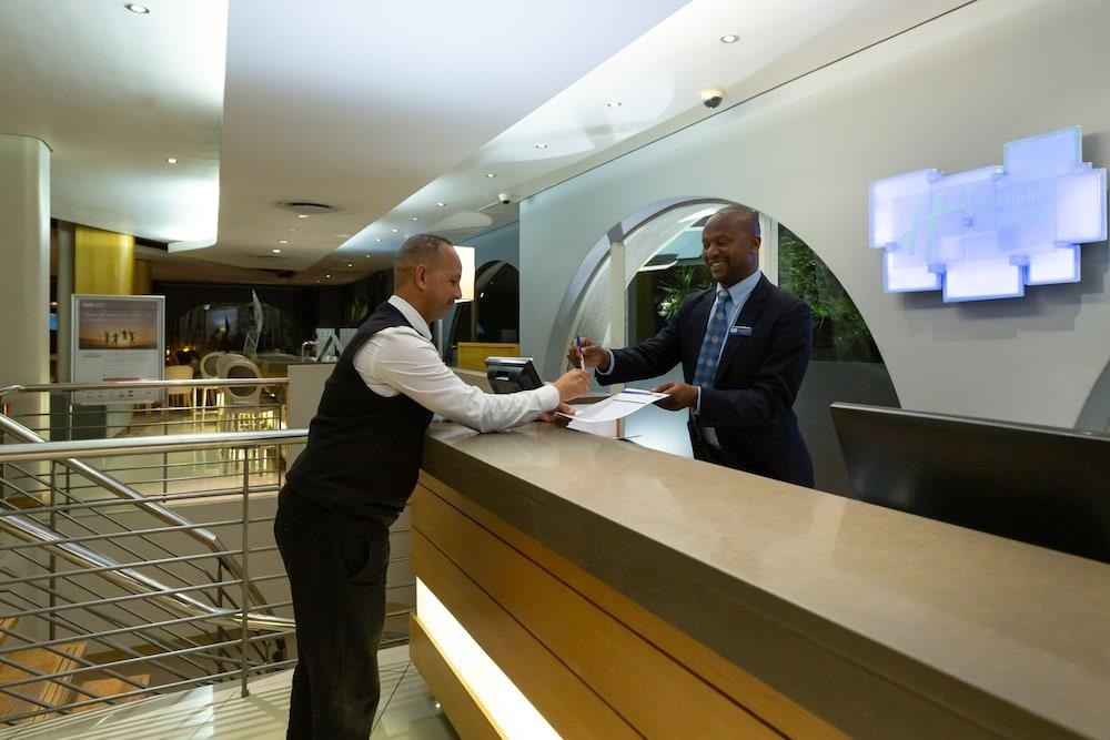 HOLIDAY INN EXPRESS CAPE TOWN photo 2