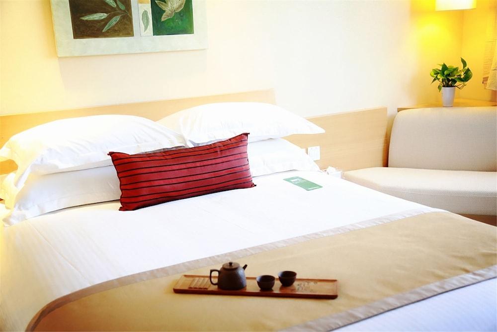JINGLUN HOTEL photo 3