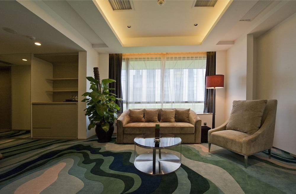 HOLIDAY INN SHANGHAI SONGJIANG photo 4
