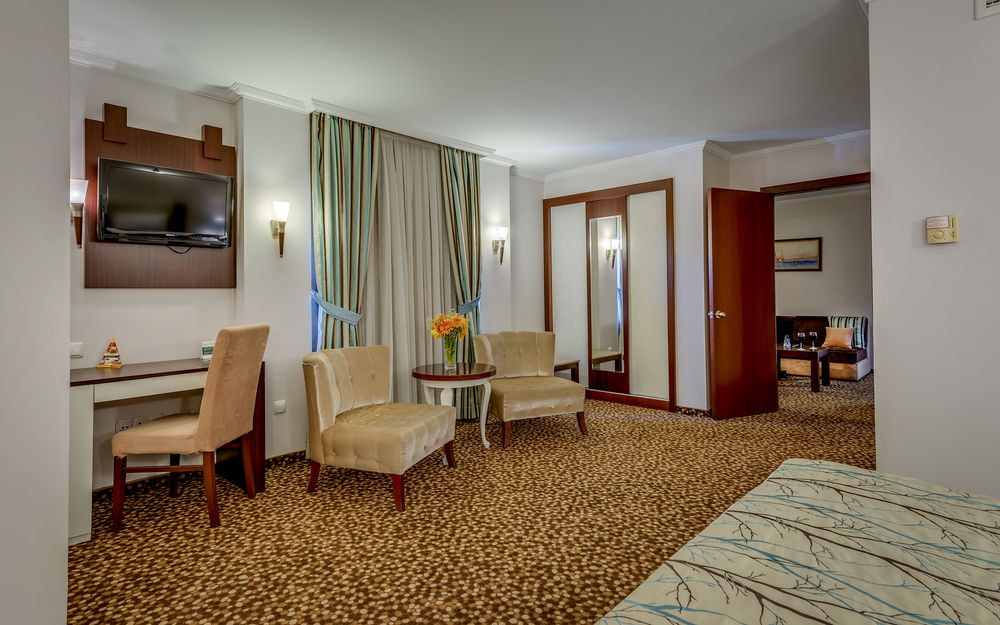 Best Western Plus Khan Hotel photo 1