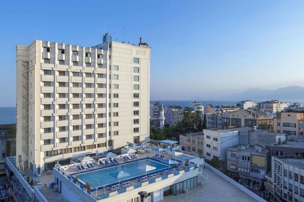 Best Western Plus Khan Hotel photo 2