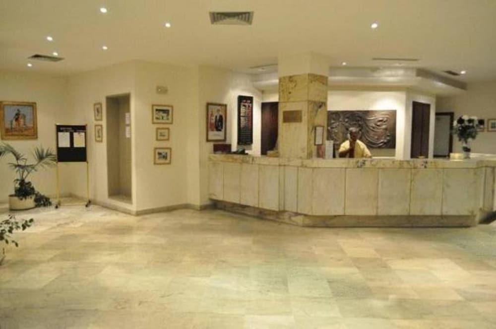 LE PACHA photo 2