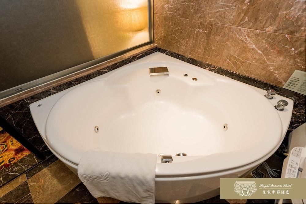 Royal Seasons Hotel Taipei Nanjing West photo 4